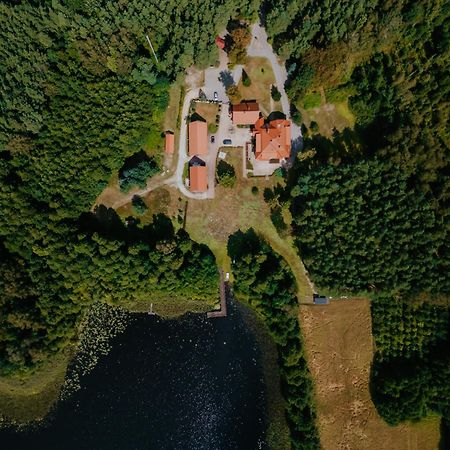 Kwatera W Lesniczowce Czarne Karszanek Exterior photo